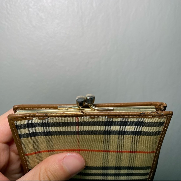 BURBERRY Leather-Trimmed Check Wallet - Picture 9 of 11